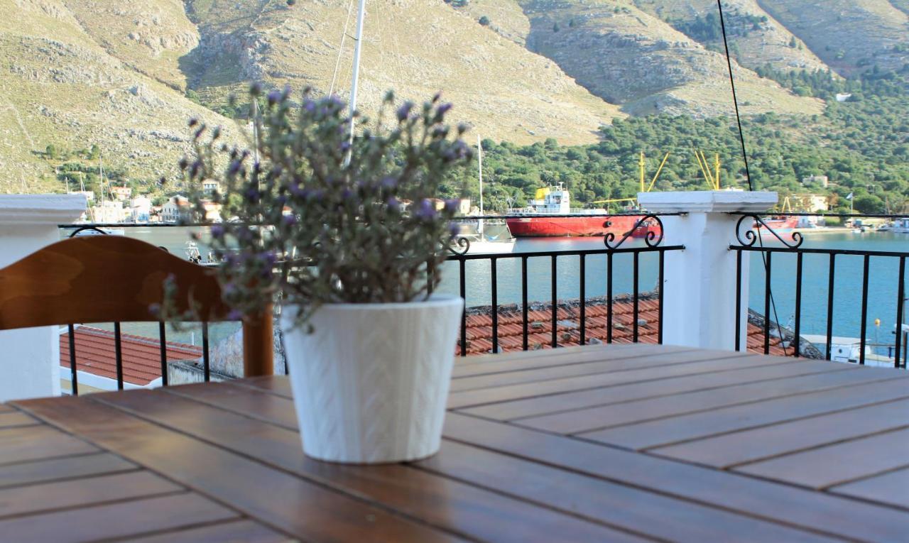 Gompos Apartment - Cozy Apartment Next To The Sea - Amazing Sea View Сімі Екстер'єр фото
