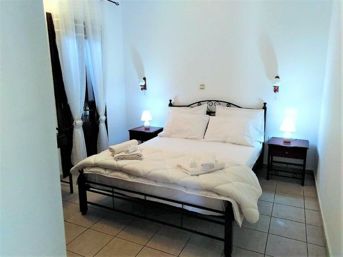 Gompos Apartment - Cozy Apartment Next To The Sea - Amazing Sea View Сімі Екстер'єр фото
