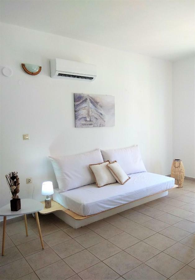 Gompos Apartment - Cozy Apartment Next To The Sea - Amazing Sea View Сімі Екстер'єр фото
